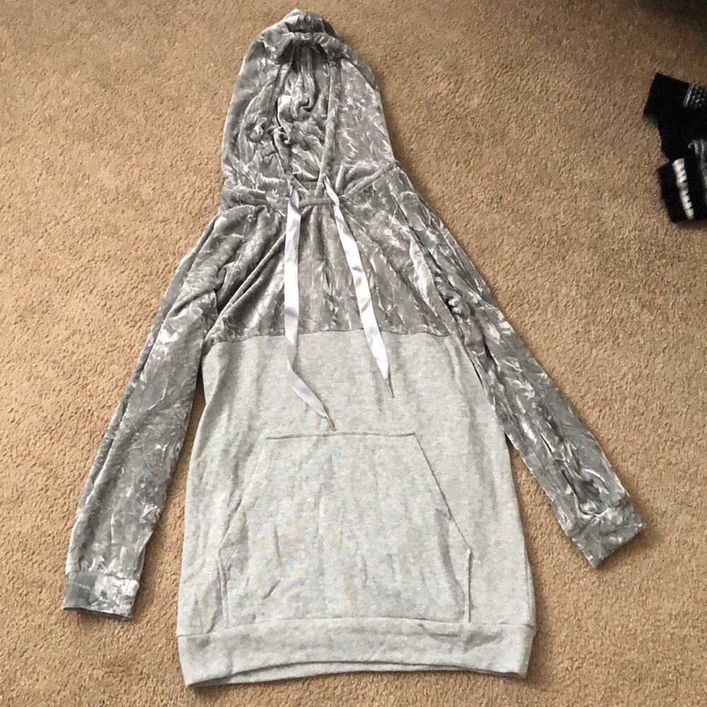 *NWOT* Gray sweatshirt two tone velour and cotton